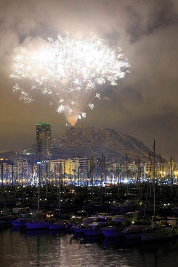 Charming Apartment In Alicante Near The Sea & City Center Esterno foto